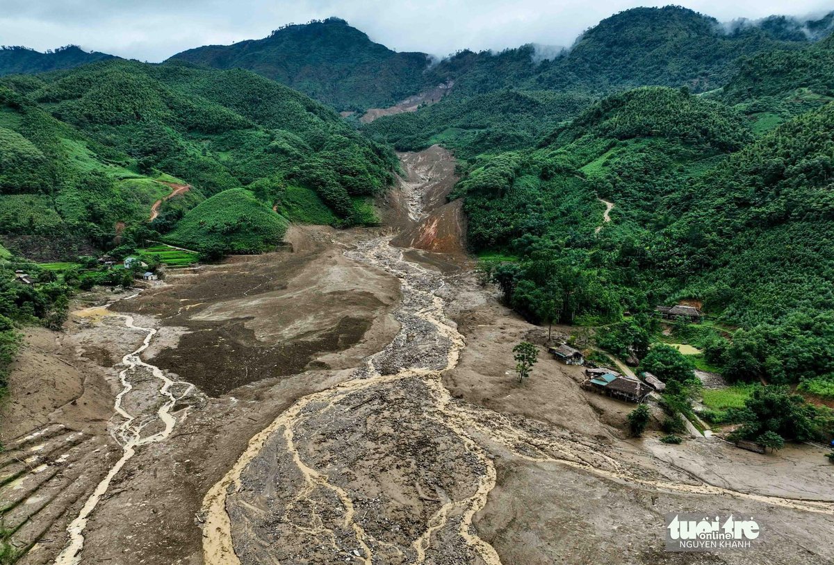 A STATEMENT OF CONDOLENCE FROM AMBASSADOR SHAWN STEIL
 
I am deeply saddened by the devastation caused by Typhoon Yagi in the northern regions of Vietnam, and join the people of Vietnam in mourning the loss of precious lives and the serious damage to farms and property.
 
1/5
