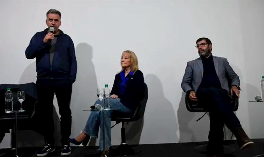 Libertad de acción que no es tanta
Con esto de la libertad de acción sobre un tema nada menor, como lo es el de la reforma jubilatoria, el Frente Amplio se ha metido en un lío del que no le será fácil salir.
Se enfrentan dos posturas incompatibles.
patriagrande.com.uy/2024/09/10/lib…