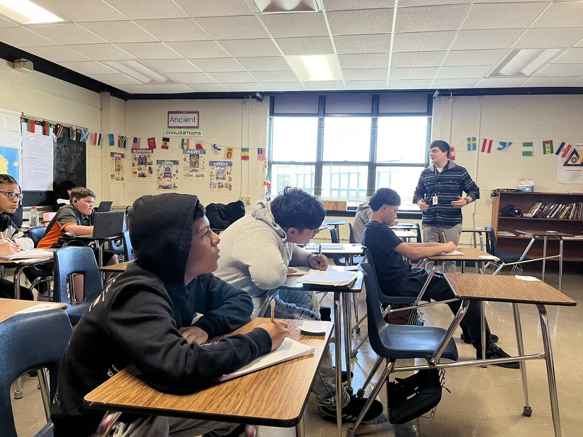 Engaging environment, passionate instruction and dynamic discussion this morning in Mr. Brooks class! This is how we #scoreBIG and #progressTCS 

<a href="/TCSchoolsNC/">Thomasville City Schools</a>