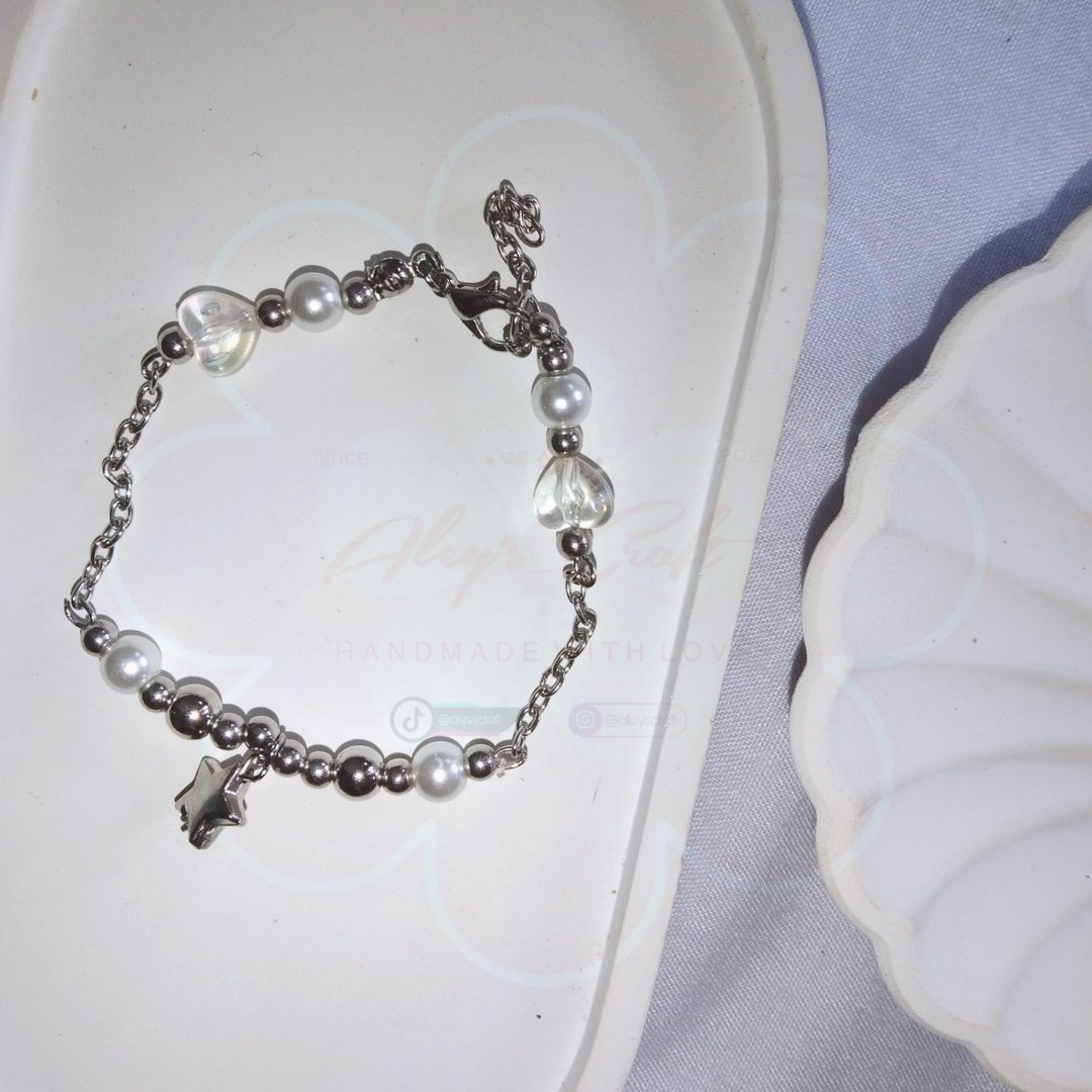 [help rt/like] gais mimin mau kasih diskon sampe akhir bulan september ya, per-item diskon 3k, pricelist ada di catalog🥰