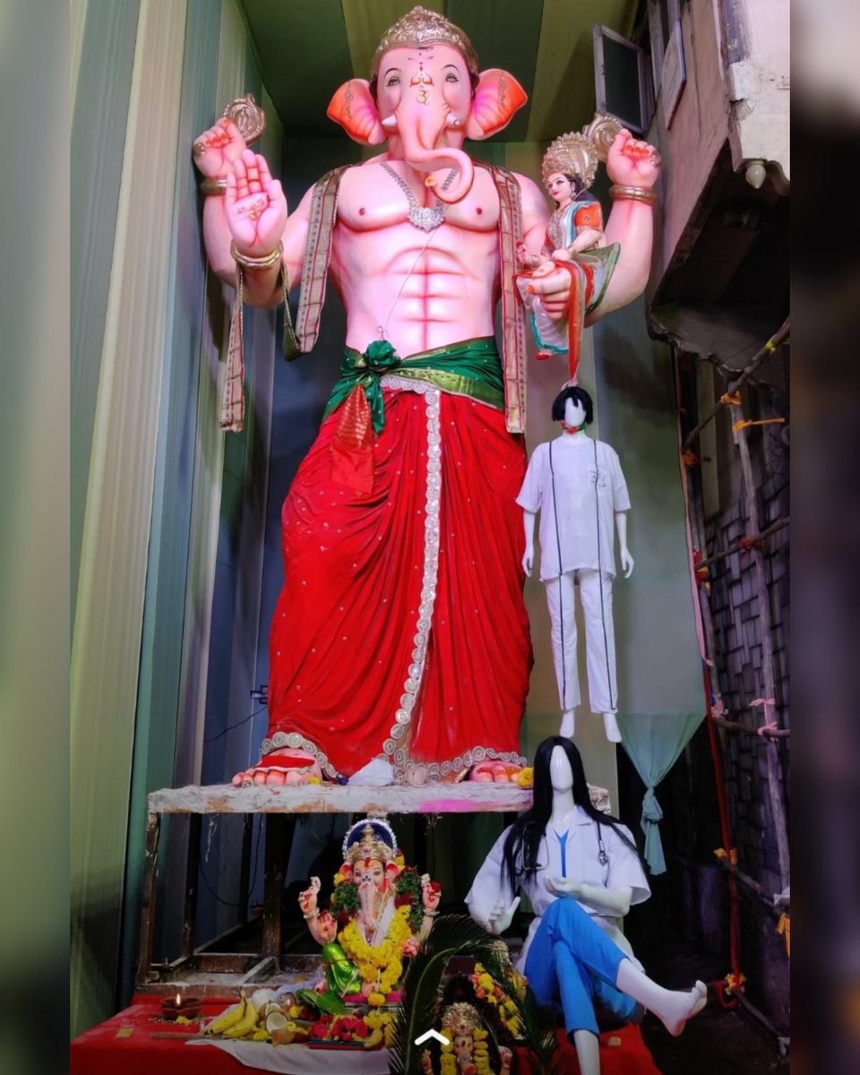 DrDhruvchauhan's tweet image. This Ganesh Pandal with a strong symbolic meaning for RG KAR justice is from Hyderabad 
Whosoever made it deserves applaud 👏🏻