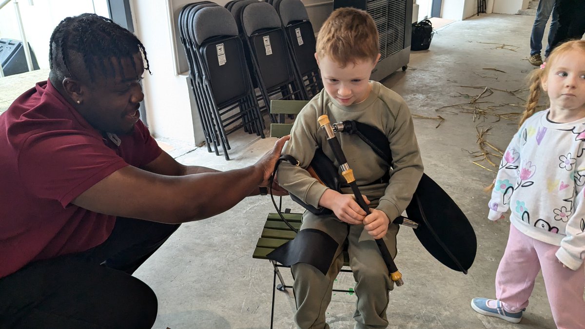 Na Píobairí Uilleann tweet media