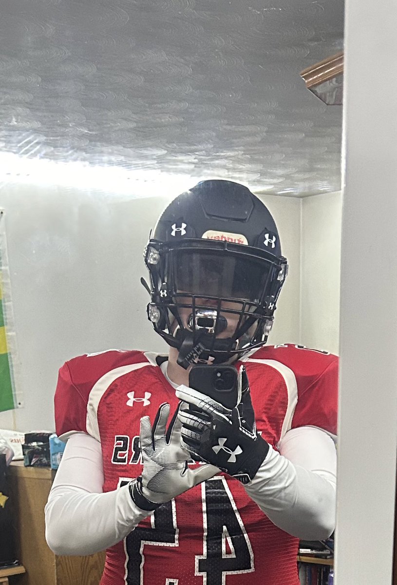 I'll make you learn that your place is to serve the team, rookie. 🏈