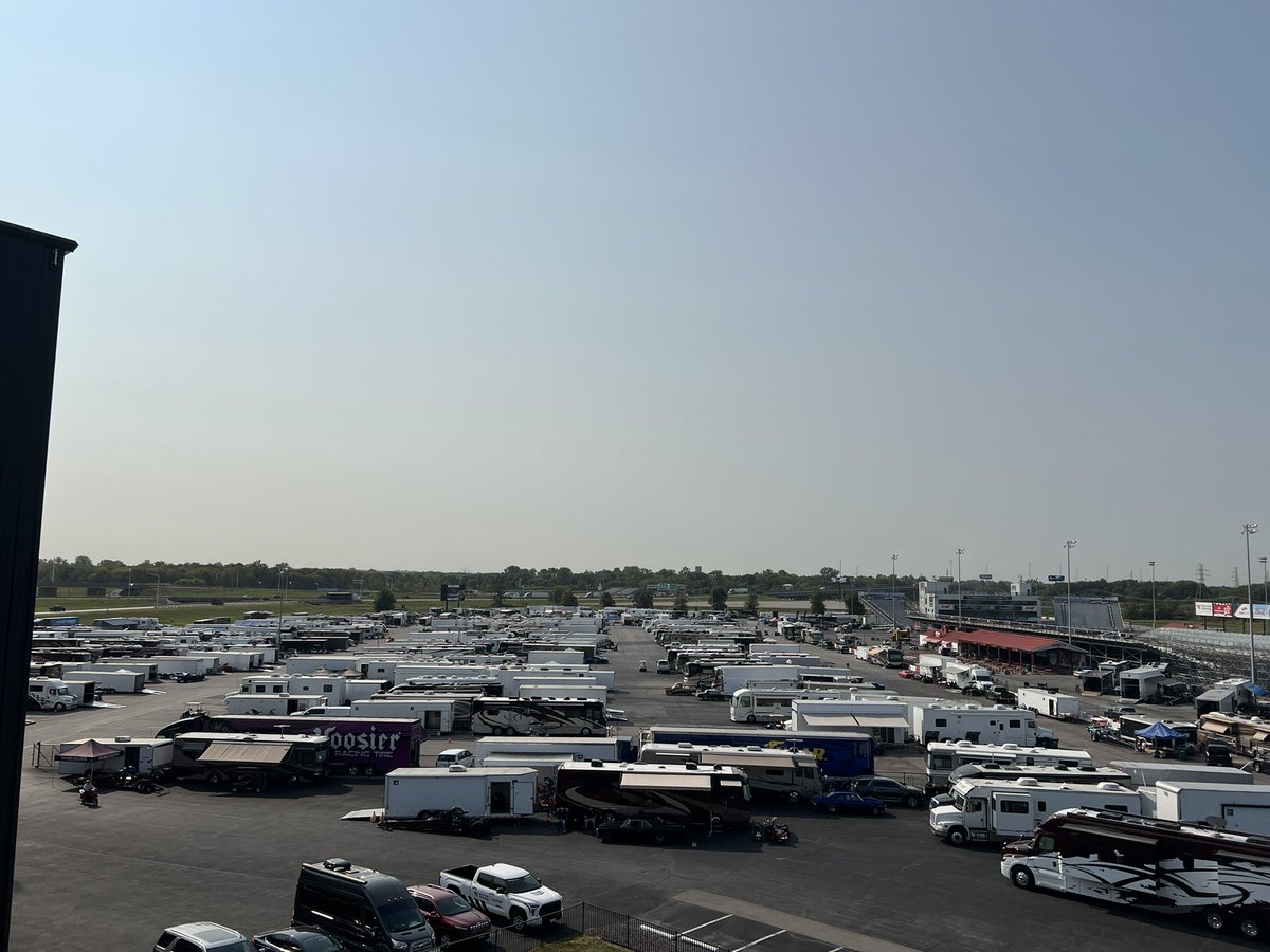 ChrisBlair4B's tweet photo. Yesterday we had 618 racers in round 1 going for a $20,000 payday. Today that number jumps to $50,000 to win and a bunch of new rigs rolled in overnight. The stakes keep getting higher. So will the car count. @WWTRaceway #NotYourNormalRaceTrack https://t.co/BApSxzuHHj