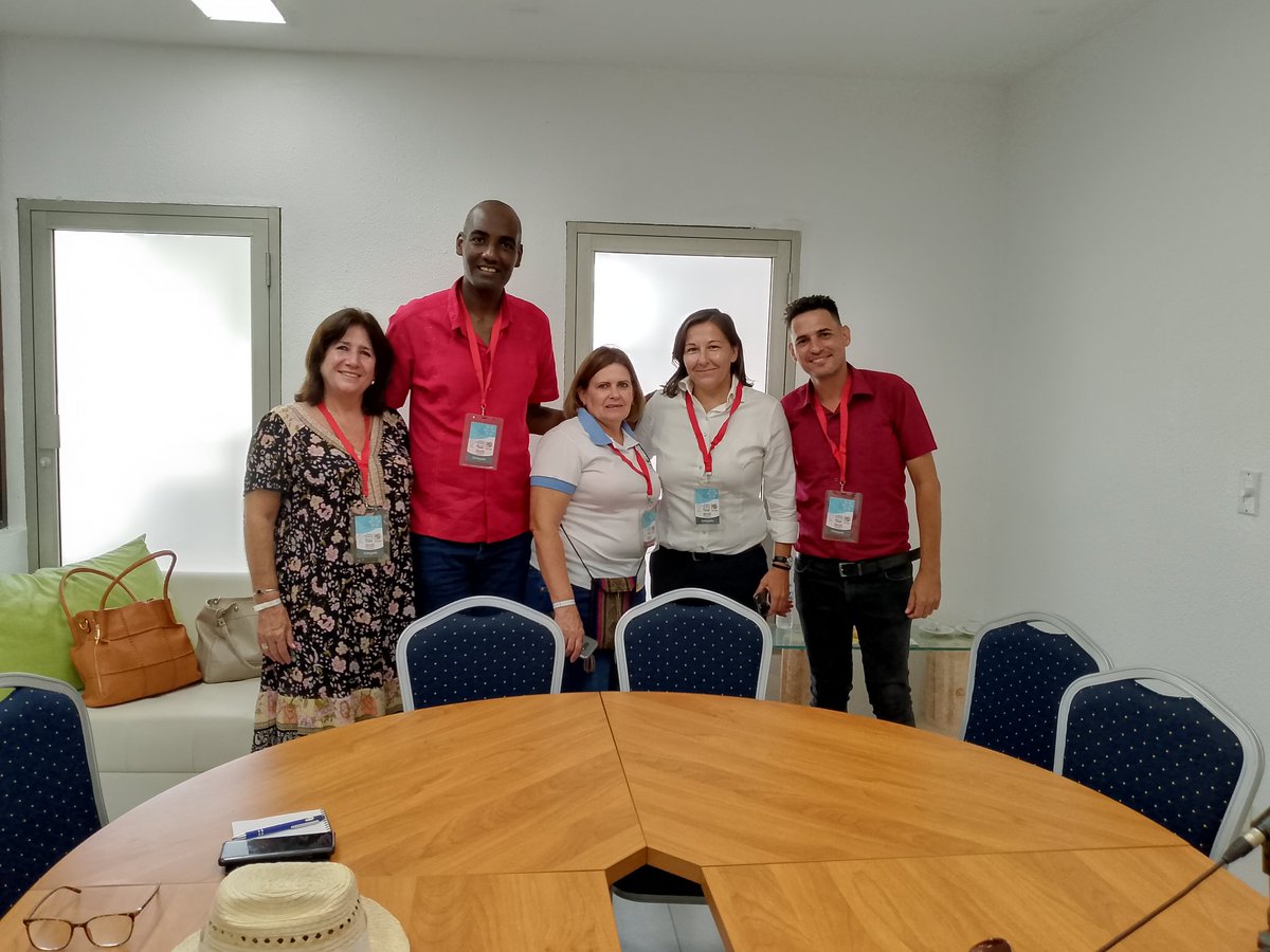 Reinierv6's tweet photo. Recibimos a Zuzana Skolárova, Gerente General de Proxcor S.A., presente en el festival #VaraderoGourmet
#Proxcor #RadioTaino 
#palmares2024
@radio_cubana @radiotainofm 
@YuzaimaCardona https://t.co/2Eo83sXG9j