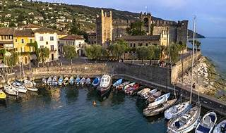 davidgilmanuk's tweet photo. @NathenAmin Have been doing the rounds of the Scaligeri castles for a few years now. And one of them is about to be used in my latest novel #MasterofWar. I was at Simione last year. Very crowded. Chug up a bit further to Torre del Bernaco. More modest but perfectly formed, as they say. https://t.co/llZdwyk8Td
