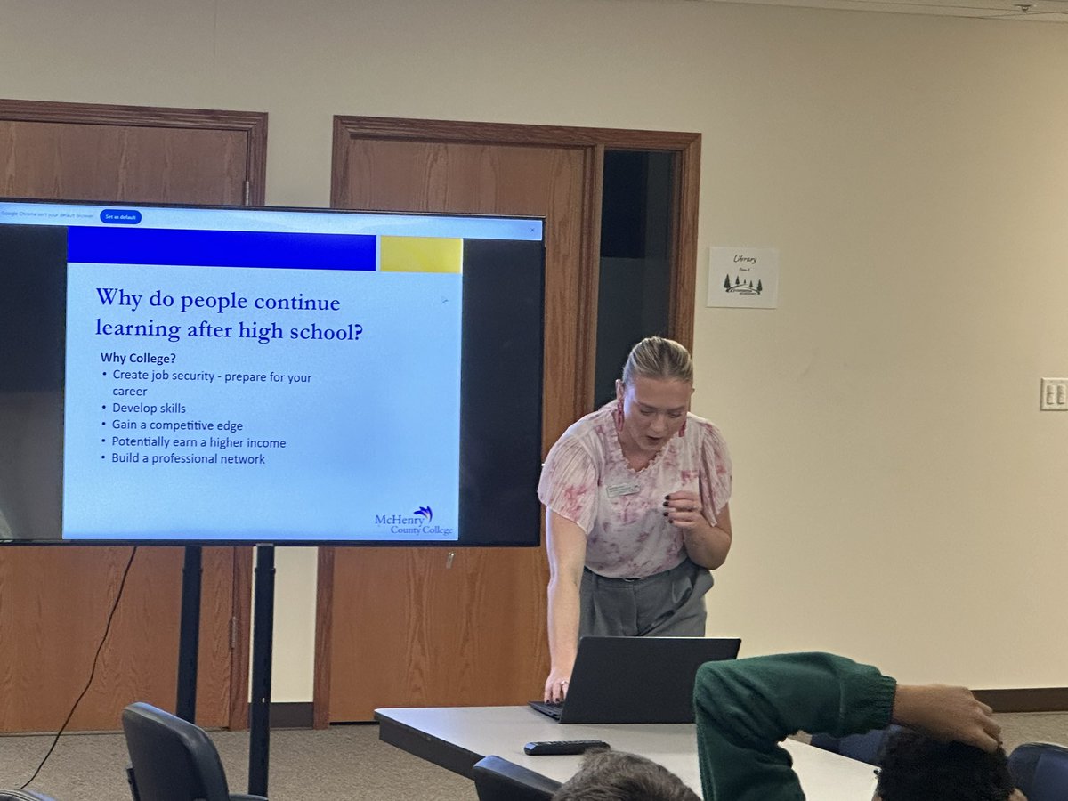 rhawki9_edu's tweet photo. Thanks @mcc_edu for presenting to our students today!! Some great opportunities right here in @McHenryCountyIL #EvergreenAcad @whipplescott #ROE44 #beyondhighschool https://t.co/4v4h7D3R6t