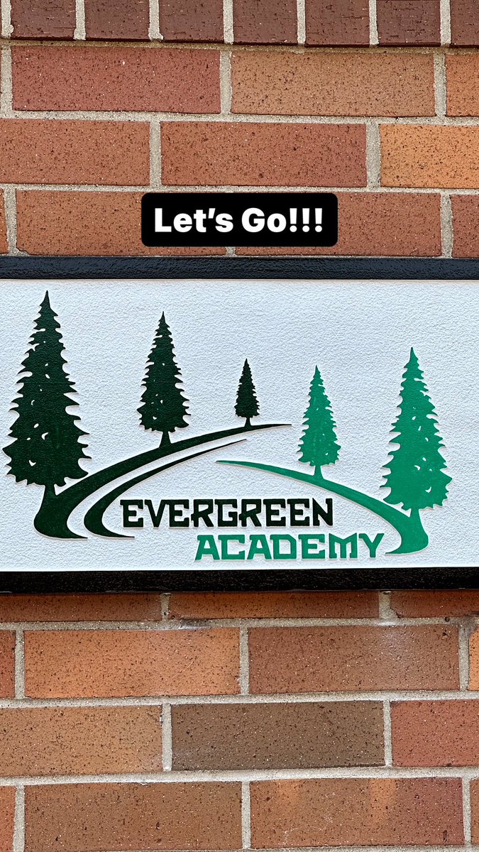 rhawki9_edu's tweet photo. Thanks @mcc_edu for presenting to our students today!! Some great opportunities right here in @McHenryCountyIL #EvergreenAcad @whipplescott #ROE44 #beyondhighschool https://t.co/4v4h7D3R6t