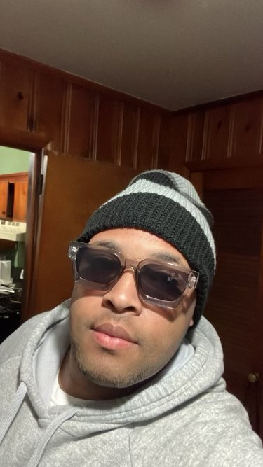 deonisom4's tweet image. Lookin at me .. I’m looking at you ho 😎