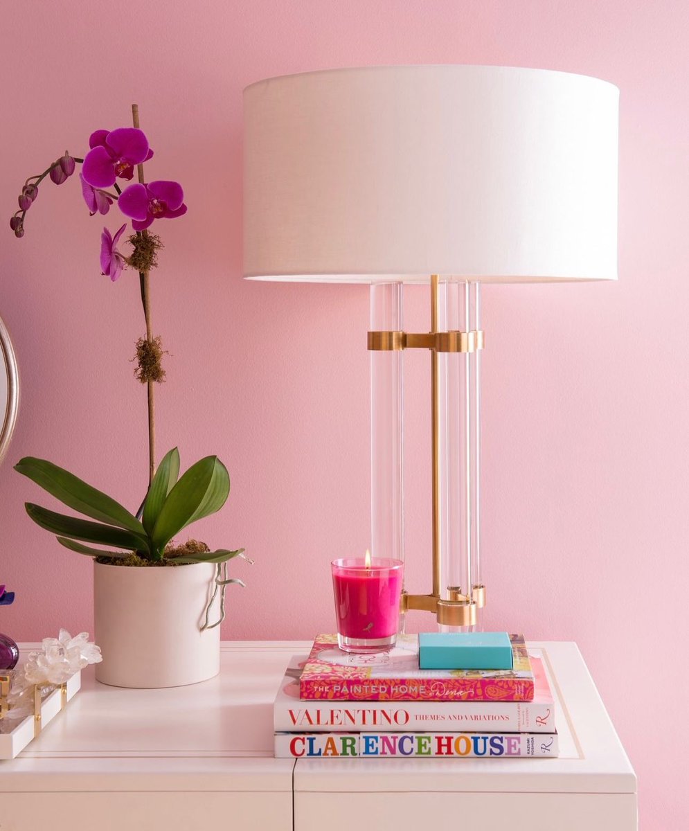 IBBDesign's tweet image. On Wednesday’s we wear pink.💕
Swipe to see some of our favorite pasts designs that incorporate pink.👉🏼
Whether you’re into a bold fuchsia statement or a minimal pop of blush, these designs prove that pink can transform a space.
📸: @piassickphoto 
#interiordesign #pinkhome