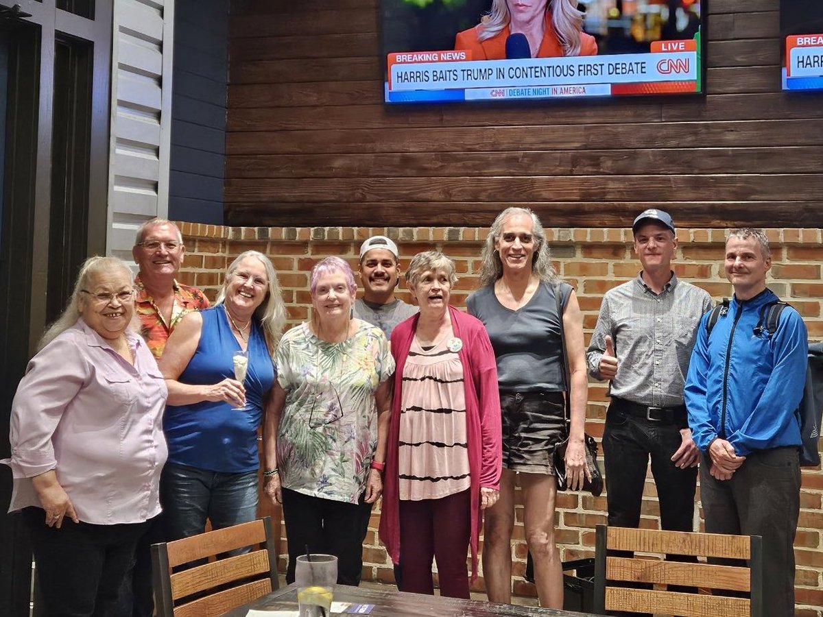 CrewsforTX's tweet photo. Last night, we heard the deranged ramblings of an egomaniac, contrasted with a message of hope for the future. The @BaytownAreaDems and #LaPorte Dems choose the latter. We are inspired and ready to work hard to #TurnTexasBlue!

#CrewsForHD128
#HarrisWalz2024
#CrewsForTX https://t.co/3U4wyQYKDx