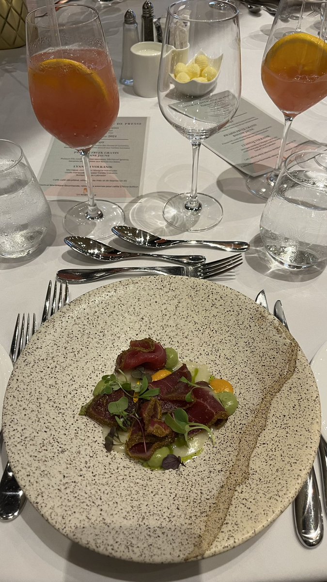 FranceQC's tweet photo. Retour en images sur le lancement de la 17e édition du festival #MartiniqueGourmande au thème du « Retour aux sources »
Merci à @lamartinique pour son invitation et aux chefs @FredericCyrChef et Yadji Zami pour le merveilleux repas ! https://t.co/bJ2SfBcYRg