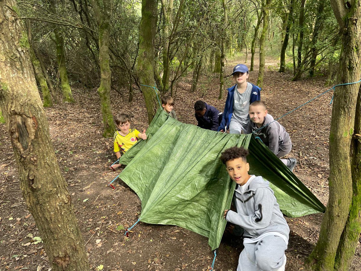 StPatricksSoton's tweet photo. Year 6 out in the woods building dens and learning how to survive in the outdoors 🪵🌳 https://t.co/xH3x5cVeQL