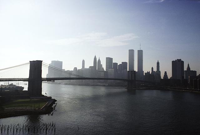 librarycongress's tweet photo. In 2013, photographer Camilo José Vergara selected the Library as the permanent home for his archive. His work forces viewers to observe how American cities have changed over the years. One spot he's revisited again &amp; again: Lower Manhattan as seen from the Manhattan Bridge. 🧵 https://t.co/3vMOd7Wp15