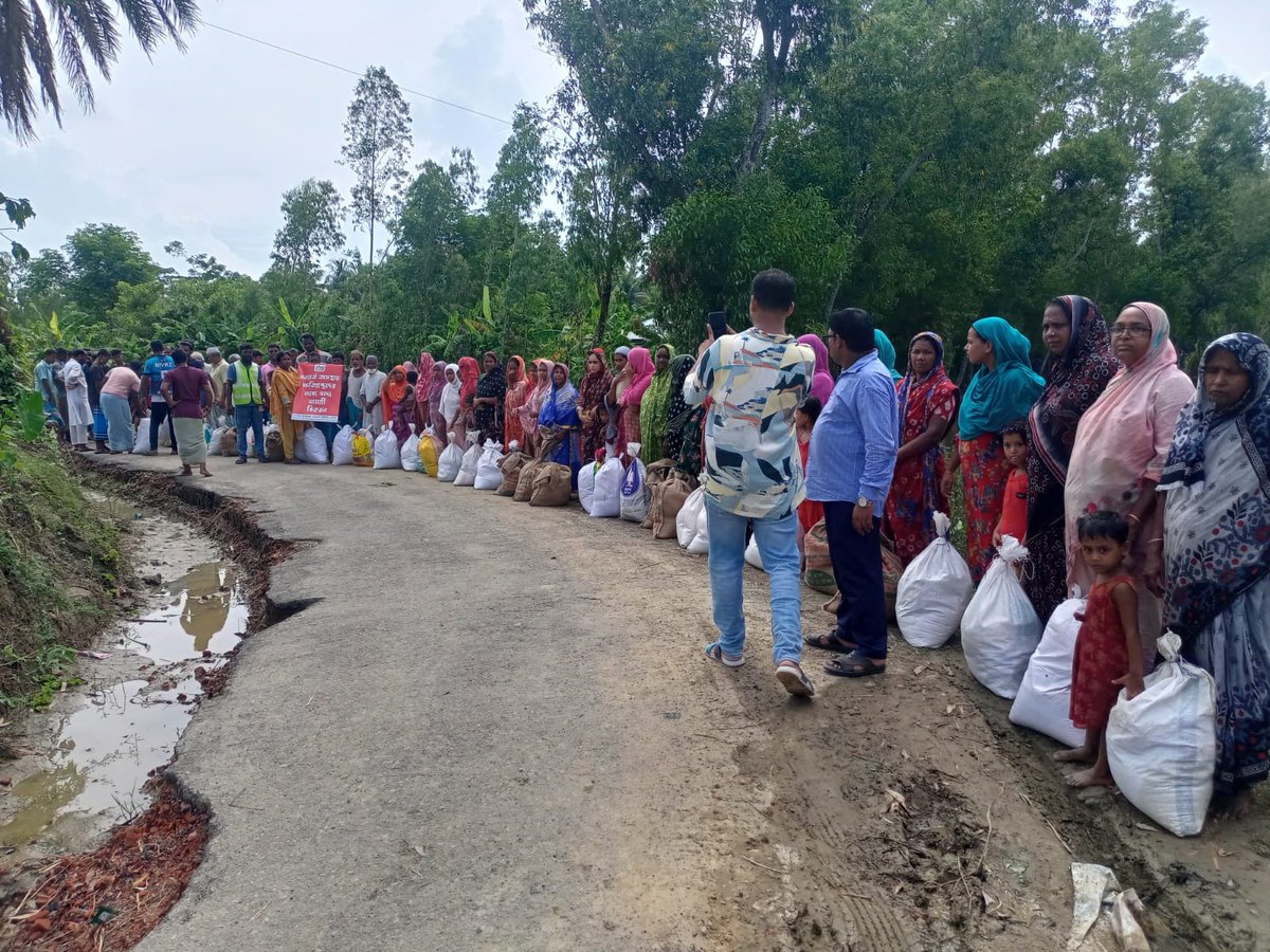 On September 10, 2024, we organized the initiative of National Workers Unity Center (B.J.F-40) and Green Bangla Garments Workers Federation (Reg. No.-B-2185) in flood-hit Chittagong Division's
#floodsdamaged.
#relief