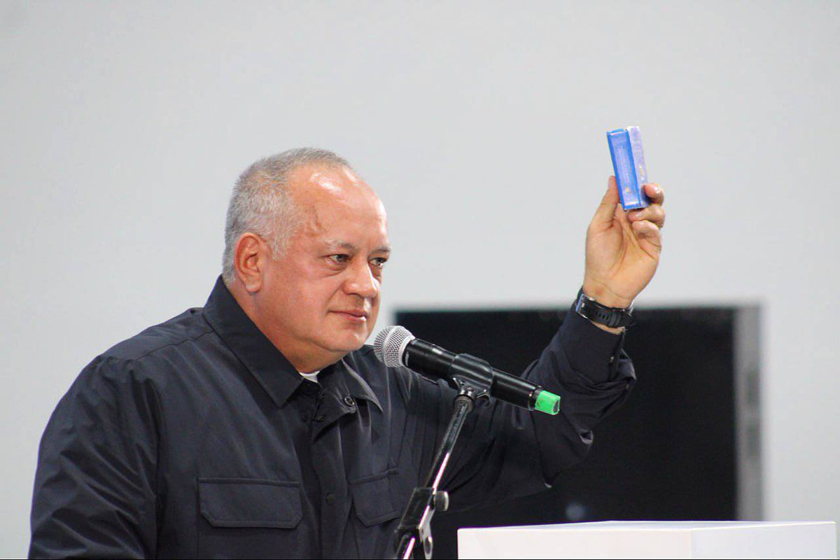 #Ahora Ministro Diosdado Cabello: Leopoldo López, un asesino convicto y confeso ahora es defensor de los derechos humanos. 
¡Vaya cinismo!