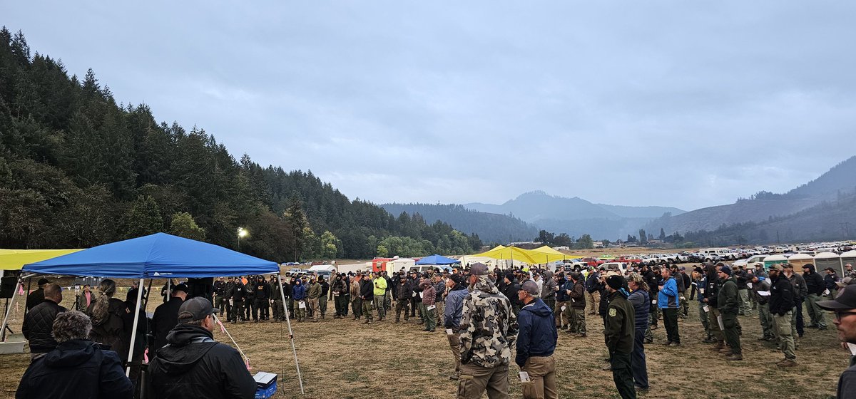 psuweatherman's tweet photo. Wet and soggy briefing on the #DevilsKnob fire this morning. A welcomed site to say the least. Season slowing event. #orwx https://t.co/i2A3AWNqPo