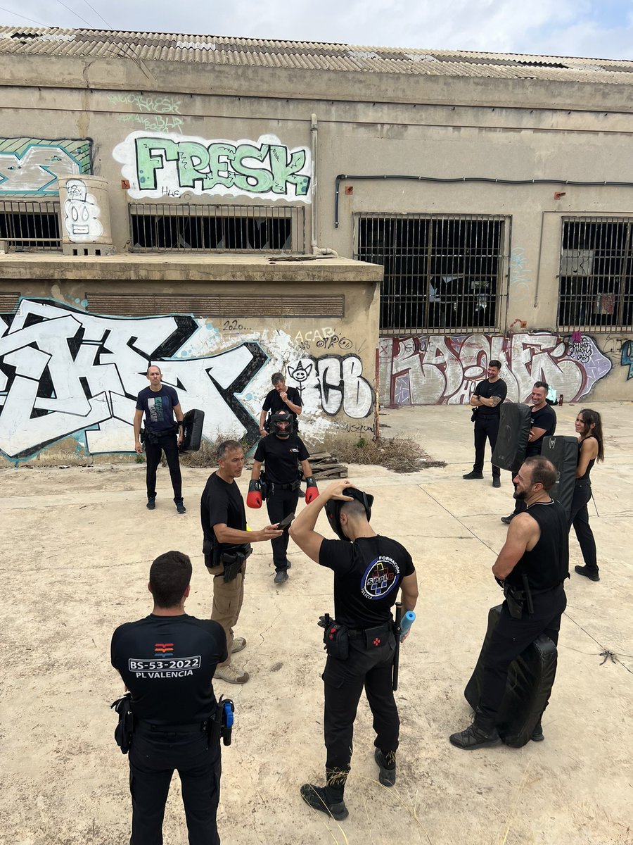 PedroGilSPPLB's tweet photo. Seguimos desde el SPPLB con la Formación Continuada. Creemos en el secreto de que a través de la repetición surge la habilidad. Seguiremos apostando por la formación presencial donde creemos que hace mucha falta. Por ti, por los tuyos “ven a formarte”. SPPLB SEGURIDAD Y CONTROL https://t.co/HZzDJdJ986