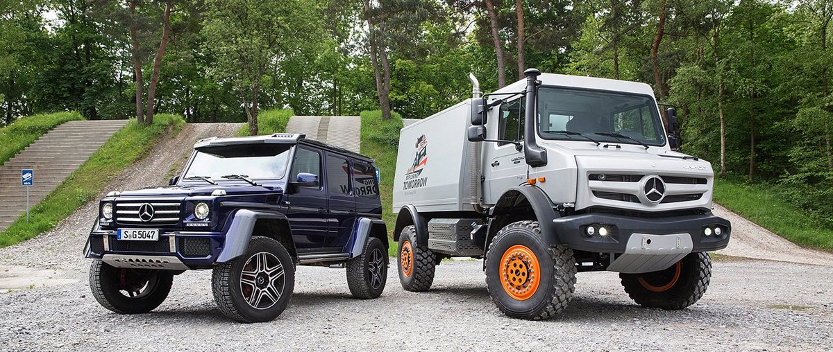 decepticon46's tweet photo. İki efsane aynı karede.Mercedes-Benz Unimog ve Gelandewagenler 4x4 versiyonlarının en yüksek arazi kabiliyetine sahip olanı:G500 4x4² diğer adıyla ‘Squared’.W463A kodlu kasanın bu Special Trucks şaheseri abisi gibi engelleri kolayca açacak arazi donanımına sahip ve abisini👇🏻 https://t.co/RecNyBPzei