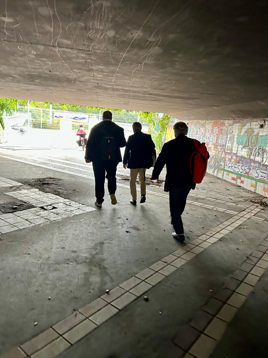 À la rencontre des clubs : Bobigny 
👉 facebook.com/codorugby2024/

#ffr #rugby #rugbyamateur #rugbyprofessionnel #codorugby2024 #bobigny #paris #îledefrance