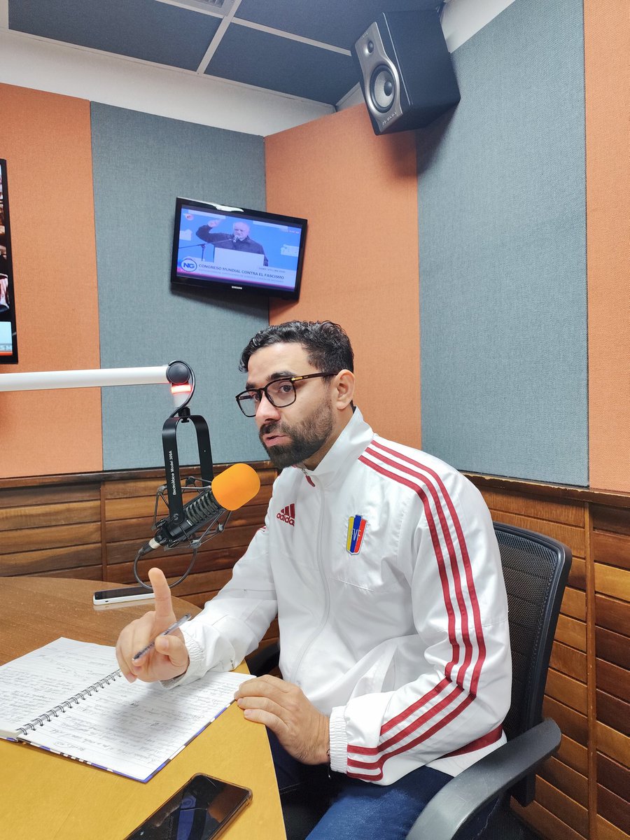 "No veo factible que la propuesta del senador Durbin prospere" en relación con la solicitud de poner freno a negocios petroleros y de comercio de EEUU con Vzla.<a href="/GermanMarquezgt/">Germán Márquez</a>