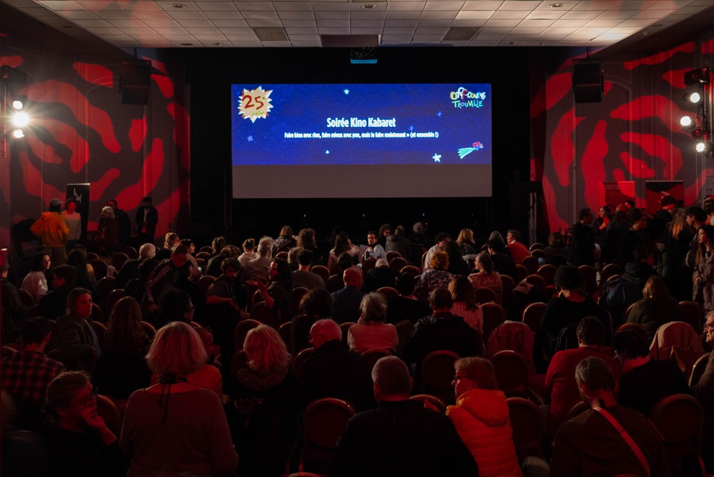 offcourts's tweet image. Retour sur les derniers jours !
Concert de bed, des tables rondes, une soirée Kino Kabaret et les kinoites en action !
Toute la programmation ici : off-courts.com/wp-content/upl…