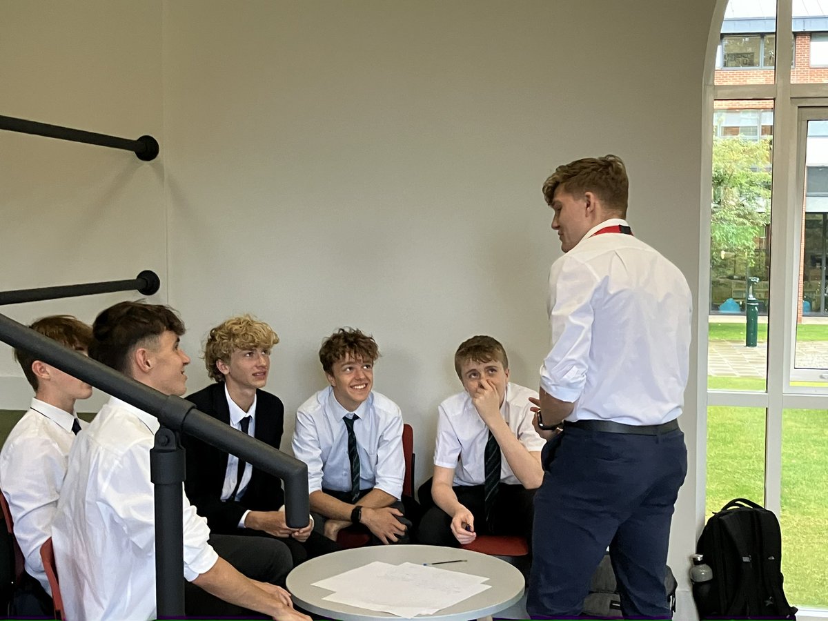 sjsfutures's tweet photo. @StJohnsSurrey pupils are examining one of the most famous criminal law cases in today’s workshop with @UniofOxford Law student Luc G https://t.co/SFHnLXouuq
