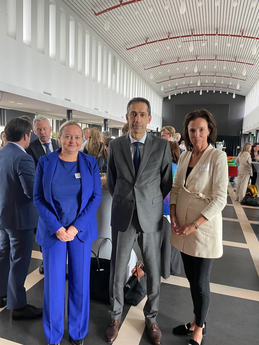 I very much enjoyed meeting and panel discussion with almost 100 Dutch private sector companies and making presentation on #COP29 priorities and 🇦🇿´s initiatives, climate strategy of #Azerbaijan, opportunities for trade &amp; investment relation btw AZE-NL and for the Dutch private