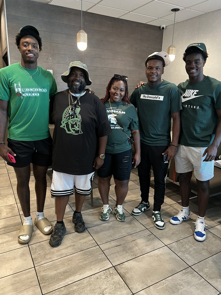 <a href="/childsplayfdn/">childsplayfoundation</a> go 💚 people 💯 <a href="/ai6an_/">Aidan Chiles</a>  <a href="/ArmorionS/">SKEEZE</a>  <a href="/NickMarsh_11/">Nicholas “Megatron” Marsh</a> 
It’s all 💚🤍❣️