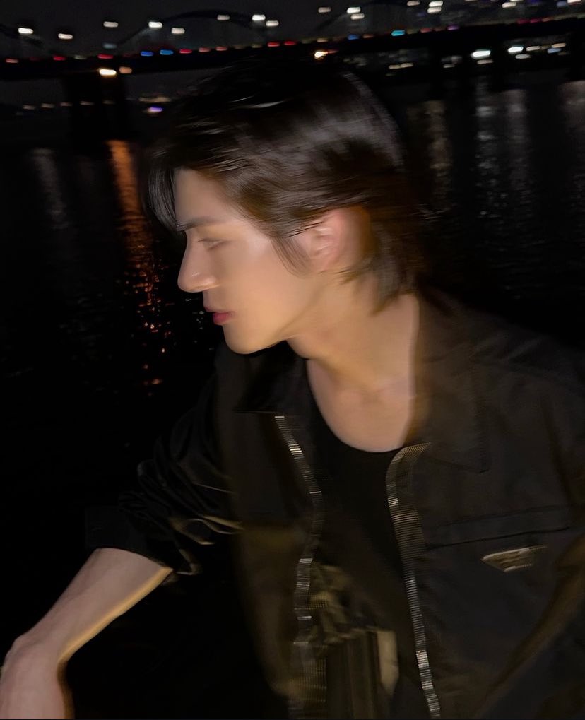 15ARCHIVEz's tweet photo. date night with jaeyun 🌃 ✨ https://t.co/EBRJbBE9JO