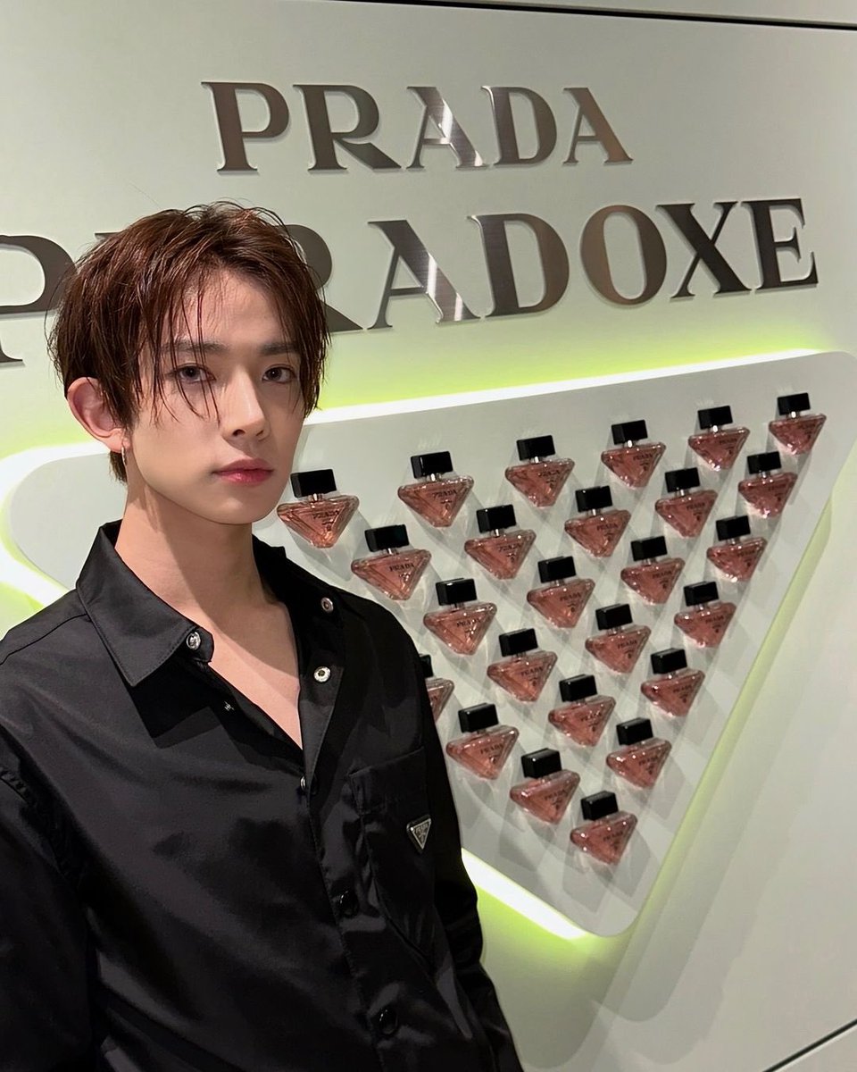 enhypenupdates's tweet photo. [INSTAGRAM] 240912

“🔻😍 #HEESEUNG
@pradabeauty #Prada
#ENHYPENxPradabeauty #Pradabeauty
#프라다뷰티 #프라다메이크업 #프라다향수”

@ENHYPEN_members @ENHYPEN #ENHYPEN #엔하이픈 https://t.co/g7zBpJYOYm