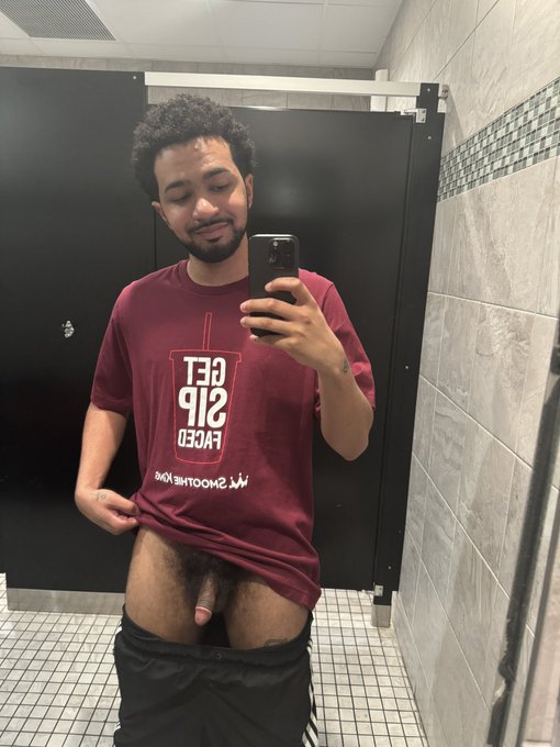 Hi nice to meet you 👋🏽 https://t.co/NU4Oeamz6d<a href="/tag/hairy"class="tags"><span>#hairy</span></a><a href="/tag/nsfwtwt"class="tags"><span>#nsfwtwt</span></a>
