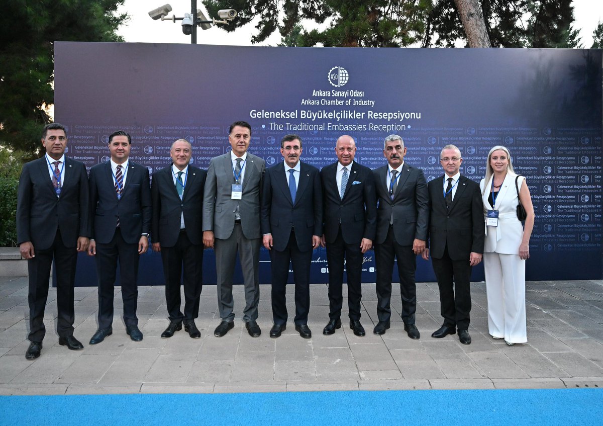 Ankara Sanayi Odası tarafından Etnografya Müzesi'nde gerçekleştirilen Geleneksel Büyükelçilikler Resepsiyonu kapsamında iş dünyamız ve yabancı misyon temsilcileri ile bir araya geldik.

Ülkemizin kalkınmasına ve rekabet gücüne her geçen gün daha fazla katkı sunan Ankaralı
