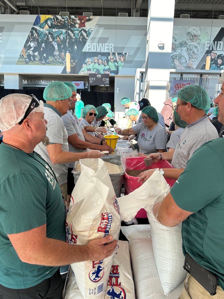 Philabundance (@philabundance) on Twitter photo Today, we remember 9/11 with a day of service. Proud to partner with <a href="/US_Hunger/">U.S. Hunger (Formerly FCE)</a> for the <a href="/911day/">9/11 Day</a> of Service at <a href="/LFFStadium/">LincolnFinancialFld</a>, where volunteers, including the <a href="/Eagles/">Philadelphia Eagles</a>' game-day staff, will assemble 200K meal kits for those in need.
#DayOfService #EndHunger #BeetHunger #911Day Today, we remember 9/11 with a day of service. Proud to partner with <a href="/US_Hunger/">U.S. Hunger (Formerly FCE)</a> for the <a href="/911day/">9/11 Day</a> of Service at <a href="/LFFStadium/">LincolnFinancialFld</a>, where volunteers, including the <a href="/Eagles/">Philadelphia Eagles</a>' game-day staff, will assemble 200K meal kits for those in need.
#DayOfService #EndHunger #BeetHunger #911Day