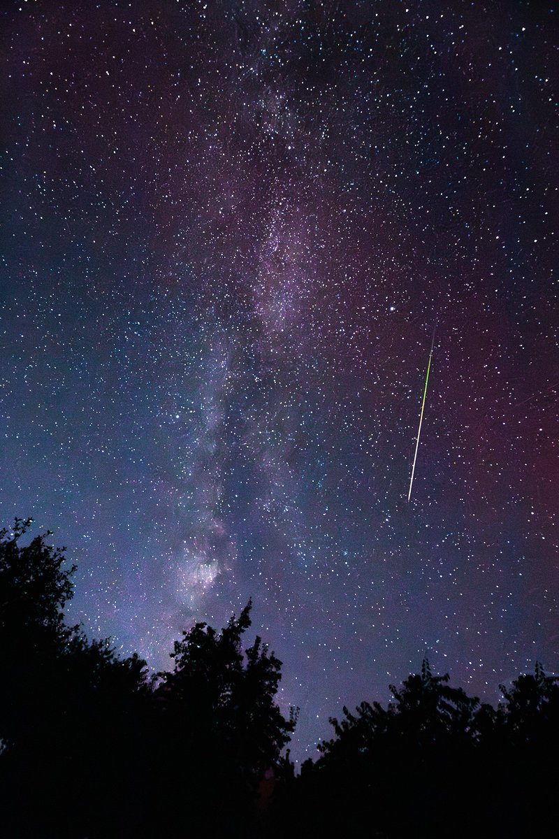 the #MilkyWay at the same time as the #auroraborealis and the #Perseids