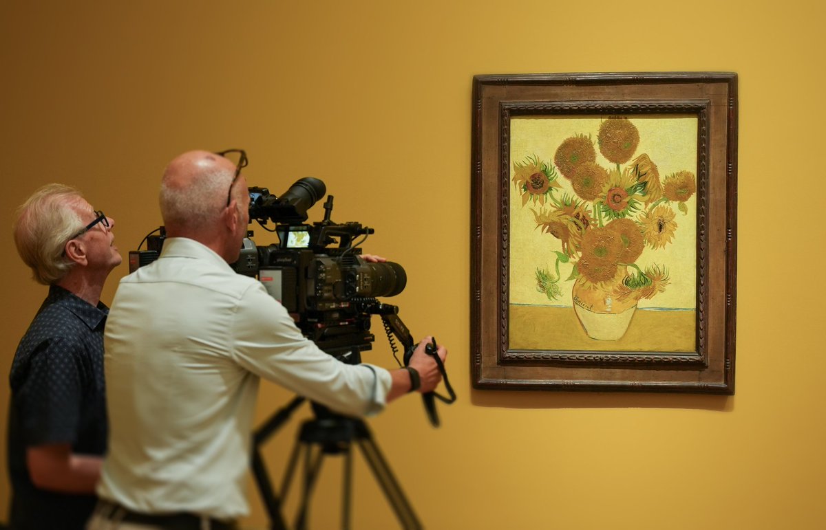 Exhibition on Screen (@artonscreen) on Twitter photo Ready to see Vincent like you've never seen him before? 🌻 Our shoot for Van Gogh: Poets & Lovers at the <a href="/NationalGallery/">National Gallery</a> over the weekend went brilliantly & we are so excited to bring this spectacular exhibition to a big screen near you from 6 November
seventh-art.com/product/van-go… Ready to see Vincent like you've never seen him before? 🌻 Our shoot for Van Gogh: Poets & Lovers at the <a href="/NationalGallery/">National Gallery</a> over the weekend went brilliantly & we are so excited to bring this spectacular exhibition to a big screen near you from 6 November
seventh-art.com/product/van-go…