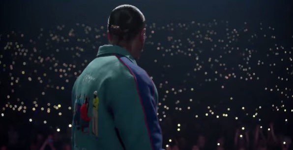 dorianecrp's tweet image. La santé mentale, le body positive  , et l’absence d’un parent qui se tiennent la main pour devenir les hit qu’ils pensent être