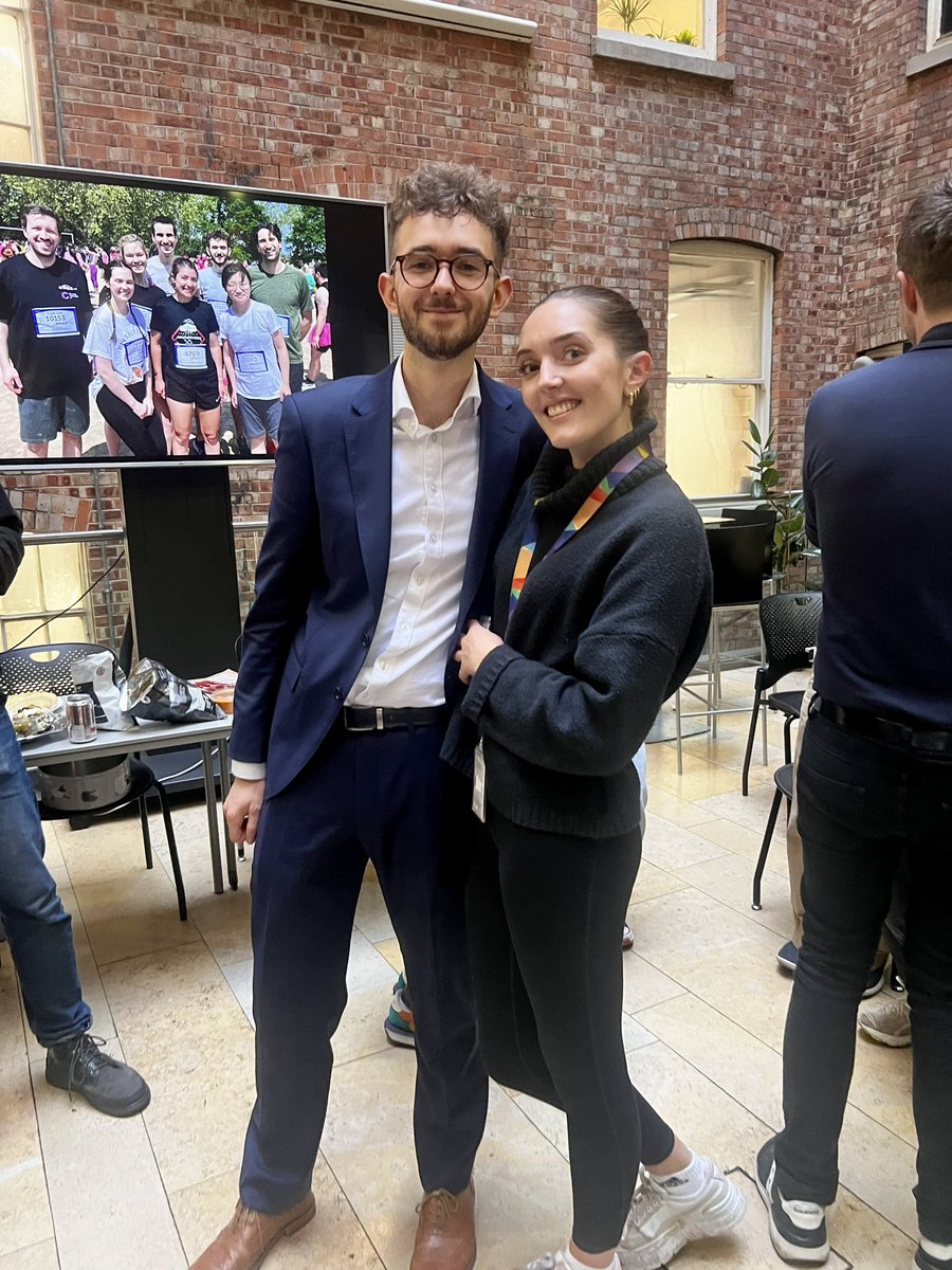 Congrats to my day 1 <a href="/CallumNattress/">Callum Nattress</a> for smashing his viva and getting the first of his doctor titles 👨🏻‍🎓🧫 <a href="/uclcancer/">UCL Cancer Institute</a>