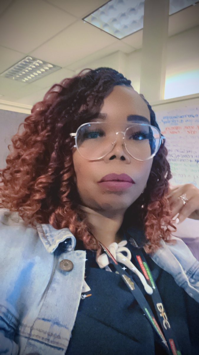 __TenderRoNi__'s tweet image. I am not a fan of “in-office” days lol… I know they hate to see me coming 😩🤣!! 
#kotd #softwareanalyst #WFH #humpday #Jordans