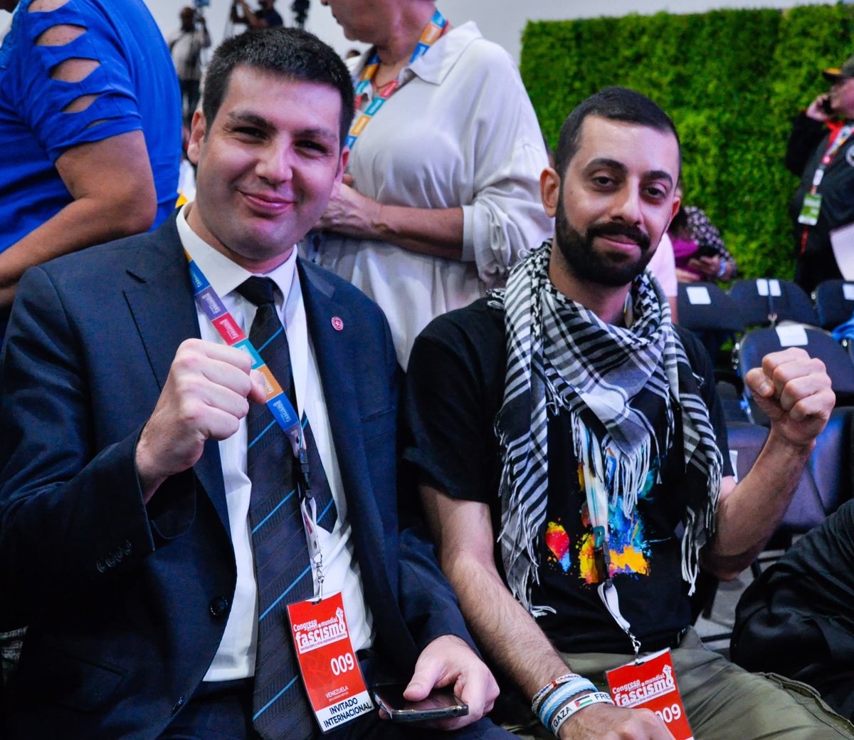 Este miércoles, el 1er Vpdte. del  <a href="/PartidoPSUV/">PSUV</a>, y Min. del @MIJPVzla, @DCabelloR extendió su agradecimiento a los invitados internacionales al Congreso Mundial contra el Fascismo, por acompañar a Venezuela en esta nueva lucha y batalla de los pueblos libres del mundo.