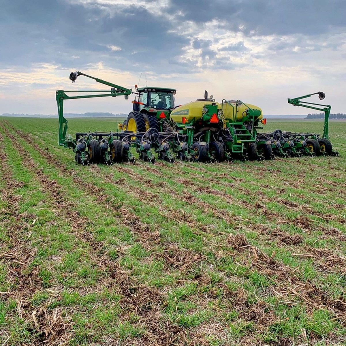 Do you think your use of cover crops may help you get into the field earlier or more consistently than your neighbors for spring field work? 

Learn more and sign up to participate in our research trial exploring this question: bit.ly/479LSM0