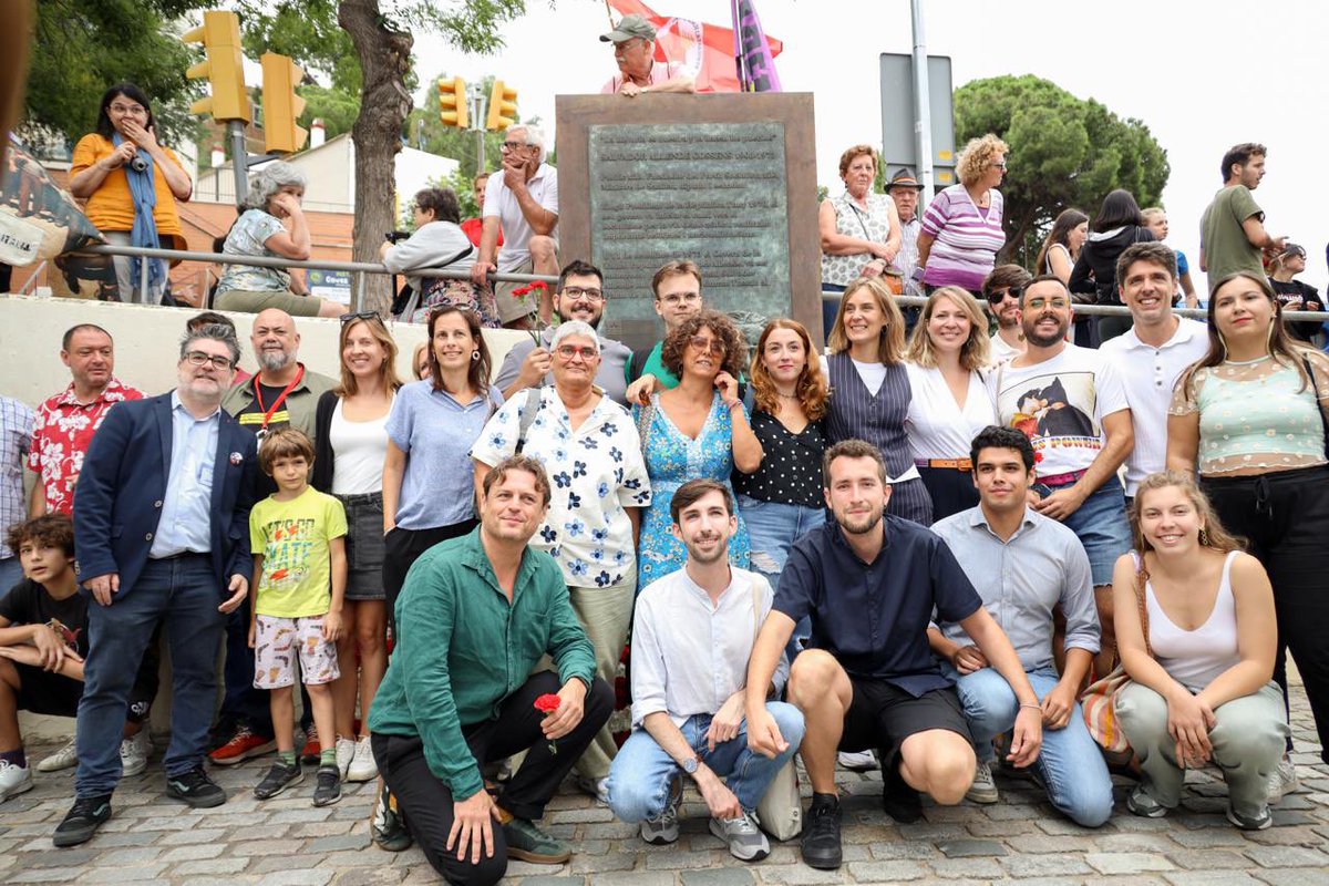 Fa 51 anys, el feixisme assassinava Salvador Allende en ple cop d'estat a Xile 🇨🇱

Un any més, homenatgem a qui va donar la seva vida per la democràcia i reivindiquem la seva lluita per les llibertats i els drets de totes.

El seu llegat continua més viu que mai ✊🏽