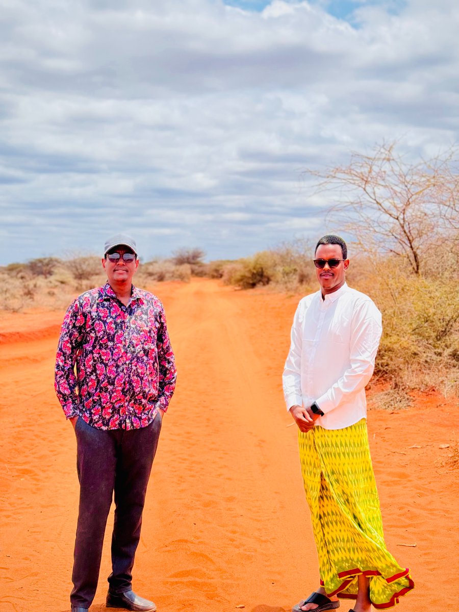 NoorSstv's tweet photo. Raggan Yaryar ee 7da Nin ah waxaan kula Kulanay Jidka u dhexeeya Tuulooyinka Caado Iyo Jinoole ee Degmada Danood ee Gobolka Doollo.
FG: Sxbkay Guuleed waxuu Macawista u qaatay maalintaas inuu Dhulkii uu ku dhashay ee Xaafadda joogayπ Intaanada kale Safar baan ahayn
#Doollo https://t.co/96tmVtvfEu