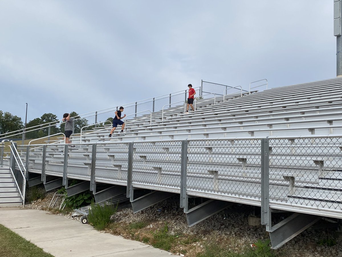 Warriors Baseball Weight Training participated in the 9/11 Stair Challenge today, as groups running 110 flights of stairs to represent the 110 stories that first responders had to climb in the World Trade Center! Great job fellas!