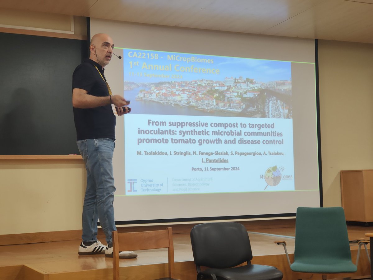 Two talks on microbial inoculants (session 3) by Núria Daranas on Bacillus and Lactiplantibacillus applied to apricot, peach and grapevine; and Iakovos Pantelides on synthetic communities that promote tomato growth and control disease.
#MiCropBiomes <a href="/MicropBiomes/">MicropBiomes</a>