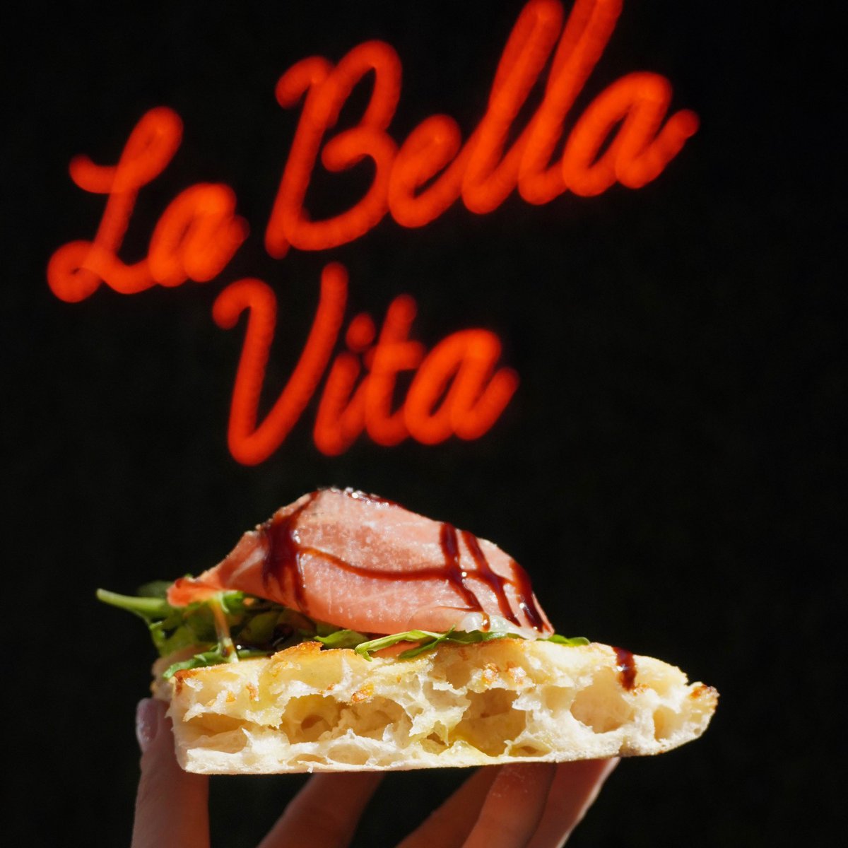 Bar Cargo tweet media