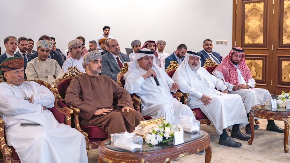 OmanEmbassyKSA's tweet photo. في إطار دور السفارة في تعزيز مناخ الاستثمار والتعريف بالشركات العمانية الرائدة في السوق السعودي، نظمت السفارة بالتعاون مع شركة "مسقط غاز" حلقة تعريفية حول تدشين أعمال شركة "مسقط لحلول الطاقة" التابعة لها في المملكة العربية السعودية في قطاع نقل وتزويد غاز البترول المسال (يتبع) https://t.co/D21XEuXUPG