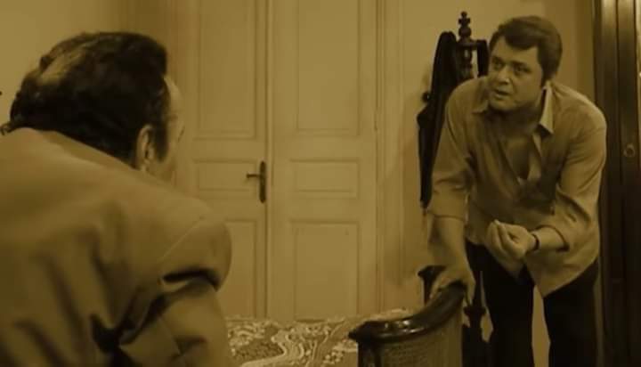 في دماغي مليون فكرة ..
ولا فكرة منهم هتطلع لو فضلت موظف زي ما أنا
كل بني آدم على قد حلمه ..
آخر احلامك تبقى موظف .. هتبقى موظف ،
اكبر احلامك تشتري بدلة جديدة هتشتريها
انا حلمي بقى اوصل السما .. اوصل السما واجيب نجومها كمان.
• محمود المصري | ٢٠٠٤