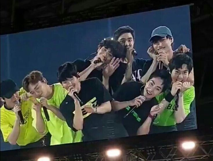 Lizz🍒 tweet media