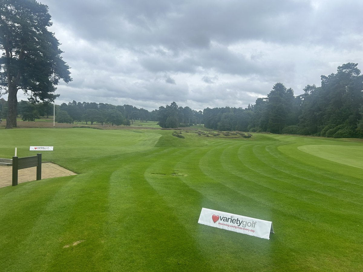 IggysFUNd's tweet photo. Great day yesterday @WestHillGCUK for the @VarietyGolf day. Met @CPFC royalty Sir Steve Coppell #befriendly #iggysfund #iggy #varietyclub https://t.co/rkXKVMSC9G